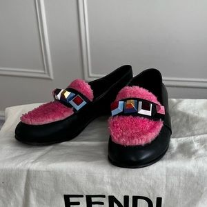 Fendi pink furry & black leather loafers shoes